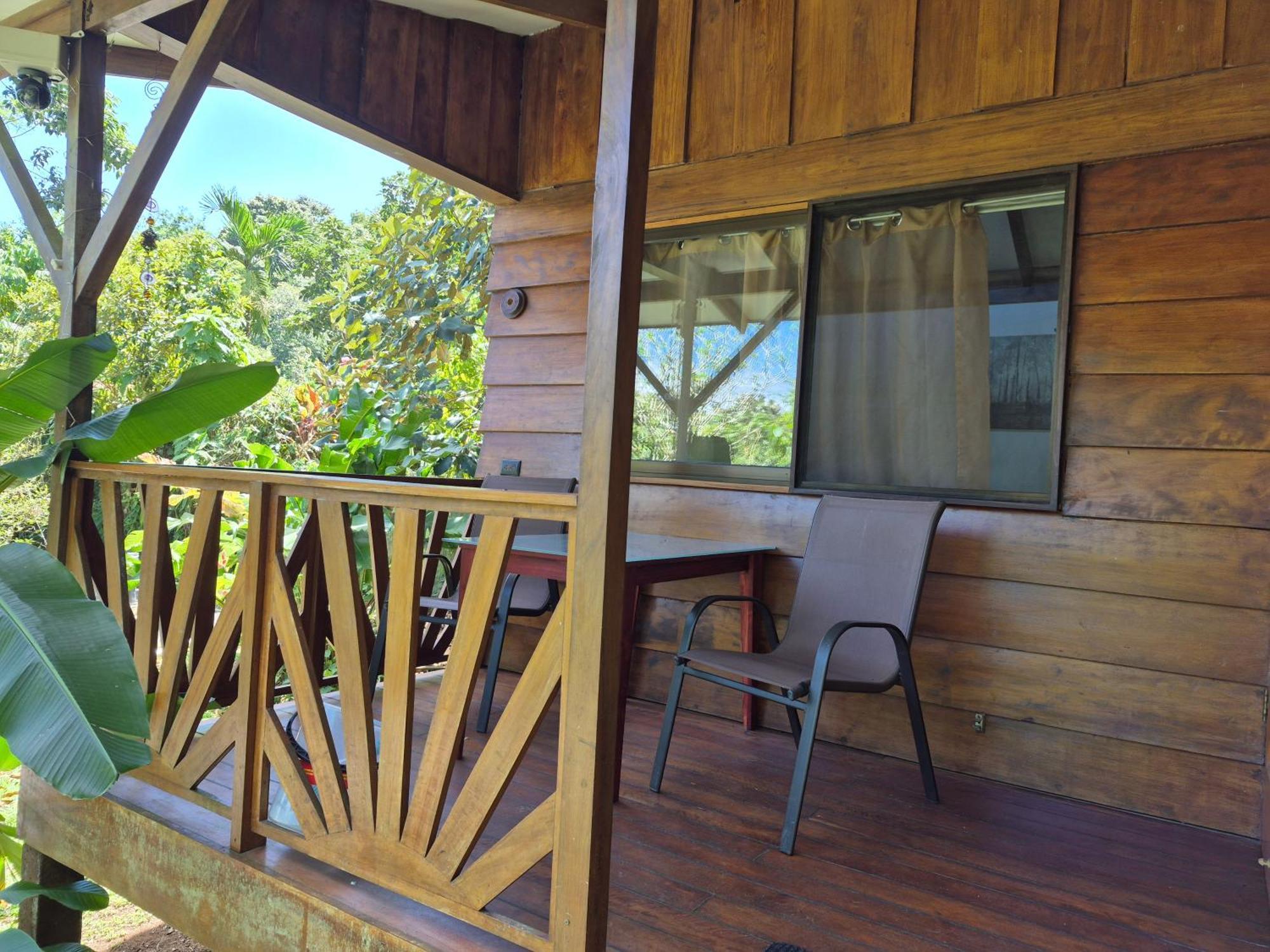 Centro Ananda Bed & Breakfast Guapiles Bagian luar foto