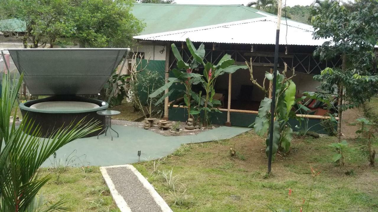Centro Ananda Bed & Breakfast Guapiles Bagian luar foto